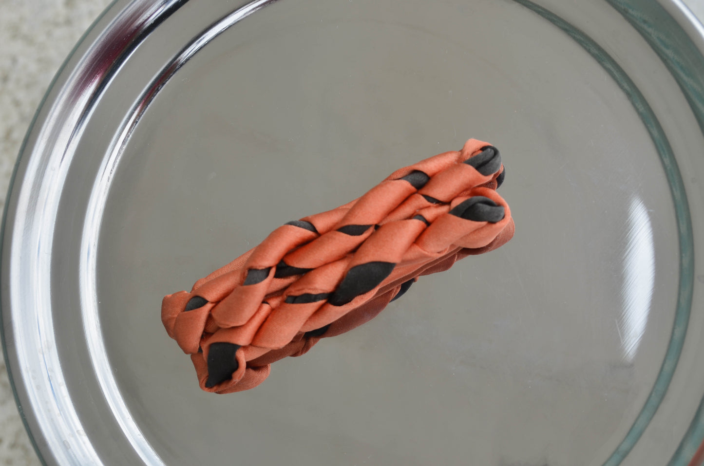 Groovy Vine Splash, Orange-Black twisted satin hair clip